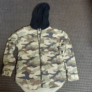 H&M Camo zip-up Shirt